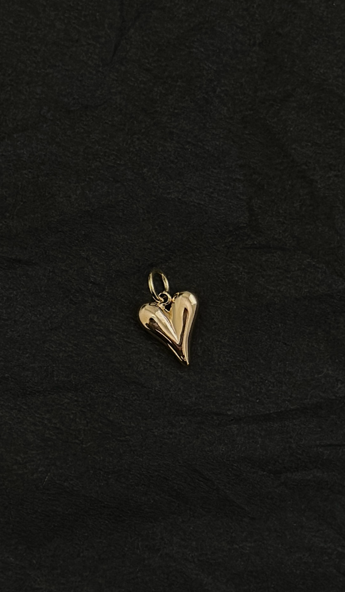 The Queen of Hearts Charm