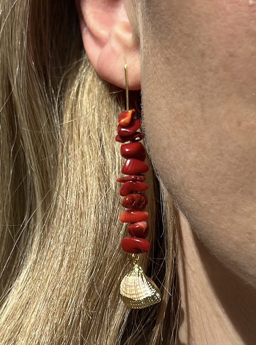 The Paradisco Earring in Red Coral